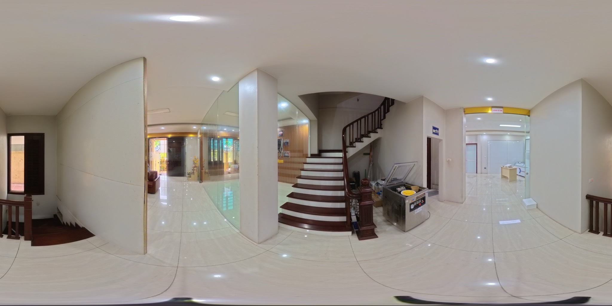 Sảnh thang T1